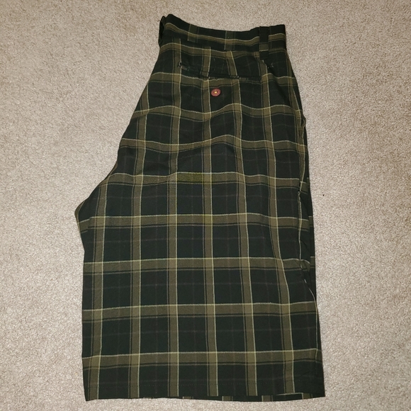Hurley Flat Front Plaid Shorts NWOT